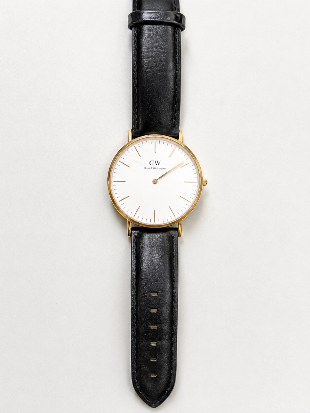 Daniel Wellington Classic Black Leather Watch 2 Extra Watch Straps